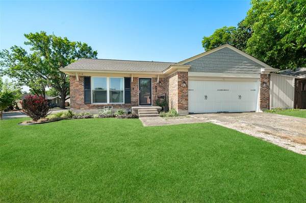 8838 Graywood Drive,  Dallas,  TX 75243