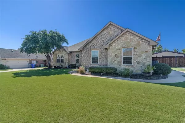 1126 Meadow Hill Drive, Lavon, TX 75166