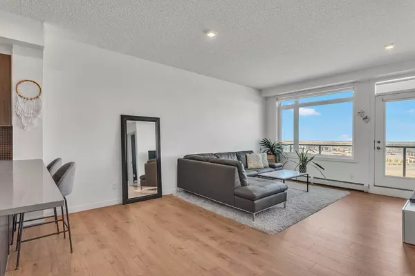 Calgary, AB T3R 1M9,214 Sherwood SQ NW #403