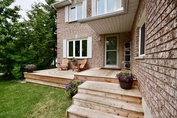 Barrie, ON L4N 7R9,12 Harrison CRES