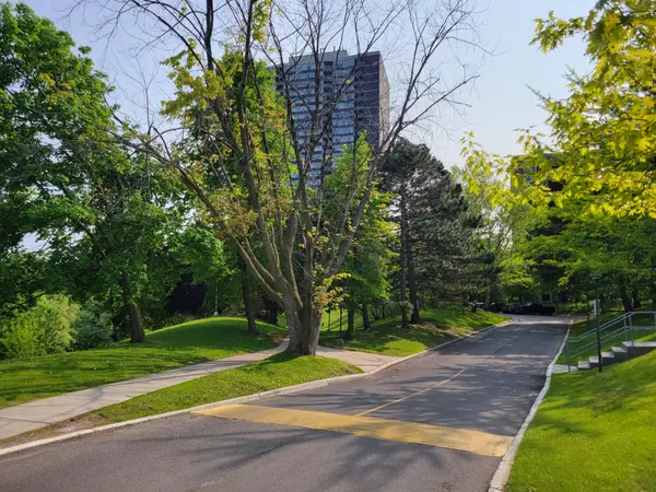 Mississauga, ON L5A 3S6,3100 Kirwin AVE #2505