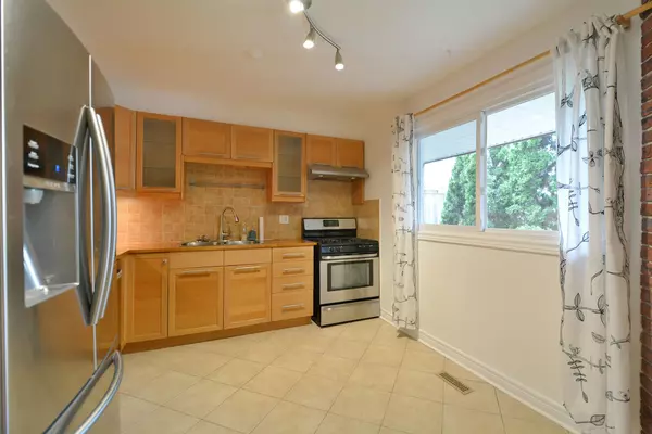 Oakville, ON L6H 2Z1,1550 Grosvenor ST #21