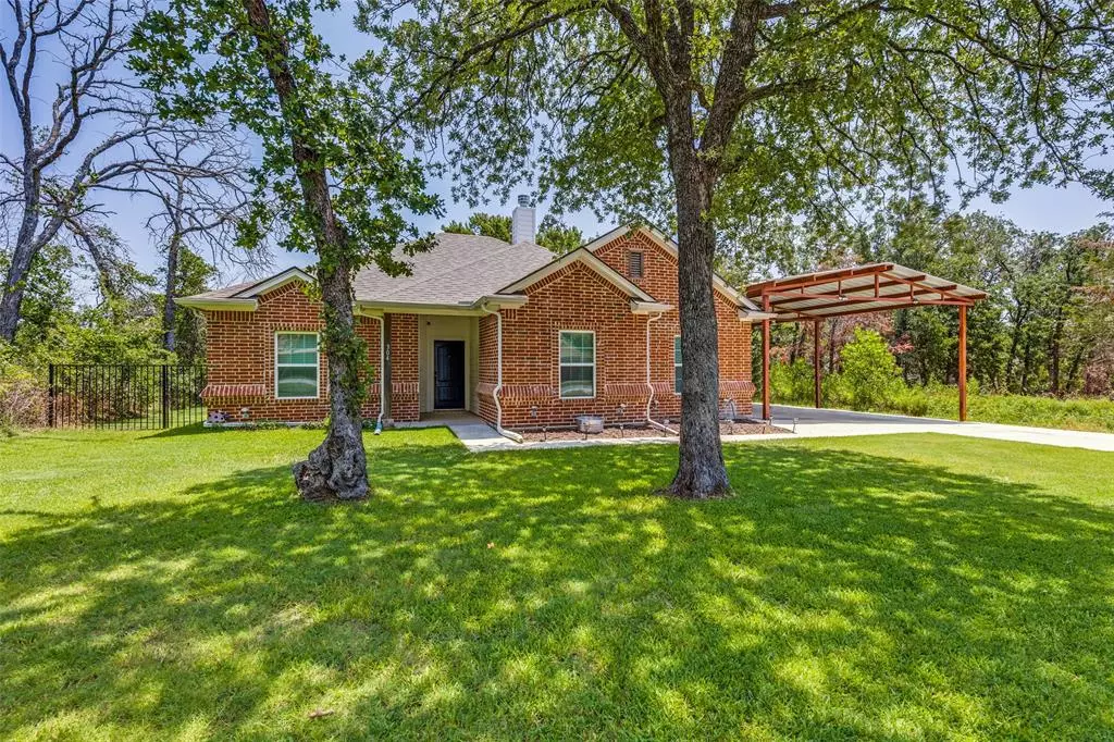 Azle, TX 76020,304 Cedarwood Street