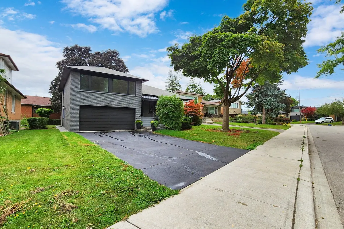 Toronto C06, ON M3H 4V8,22 Arlstan DR