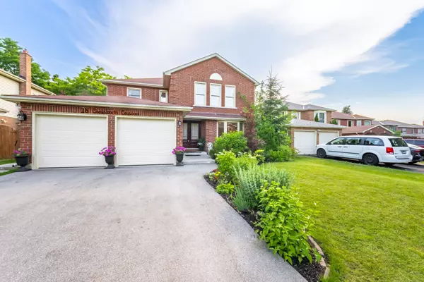 Whitby, ON L1R 1H6,18 Chatsworth CRES