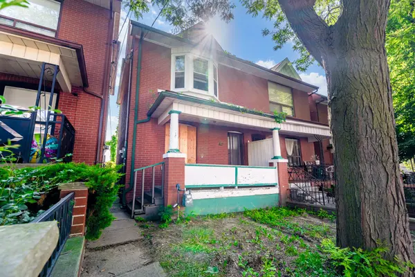 Toronto W03, ON M6H 3R4,35 Via Italia N/A