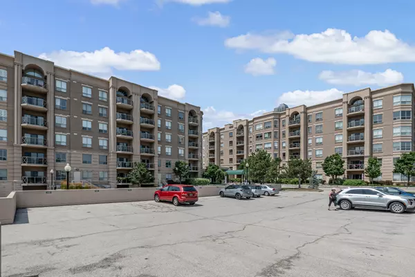 Burlington, ON L7P 5B8,2075 Amherst Heights DR #404