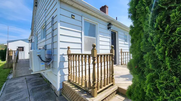 Prince Edward County, ON K8N 4Z1,45 Ridley ST #41