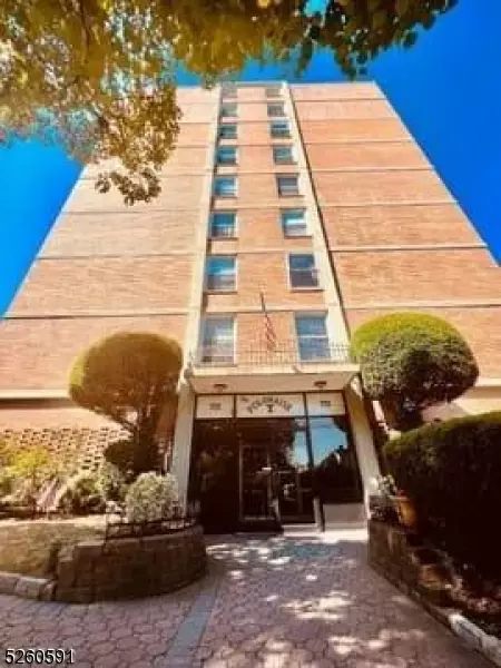 704-712 N. Broad St #6 D, Elizabeth City, NJ 07208