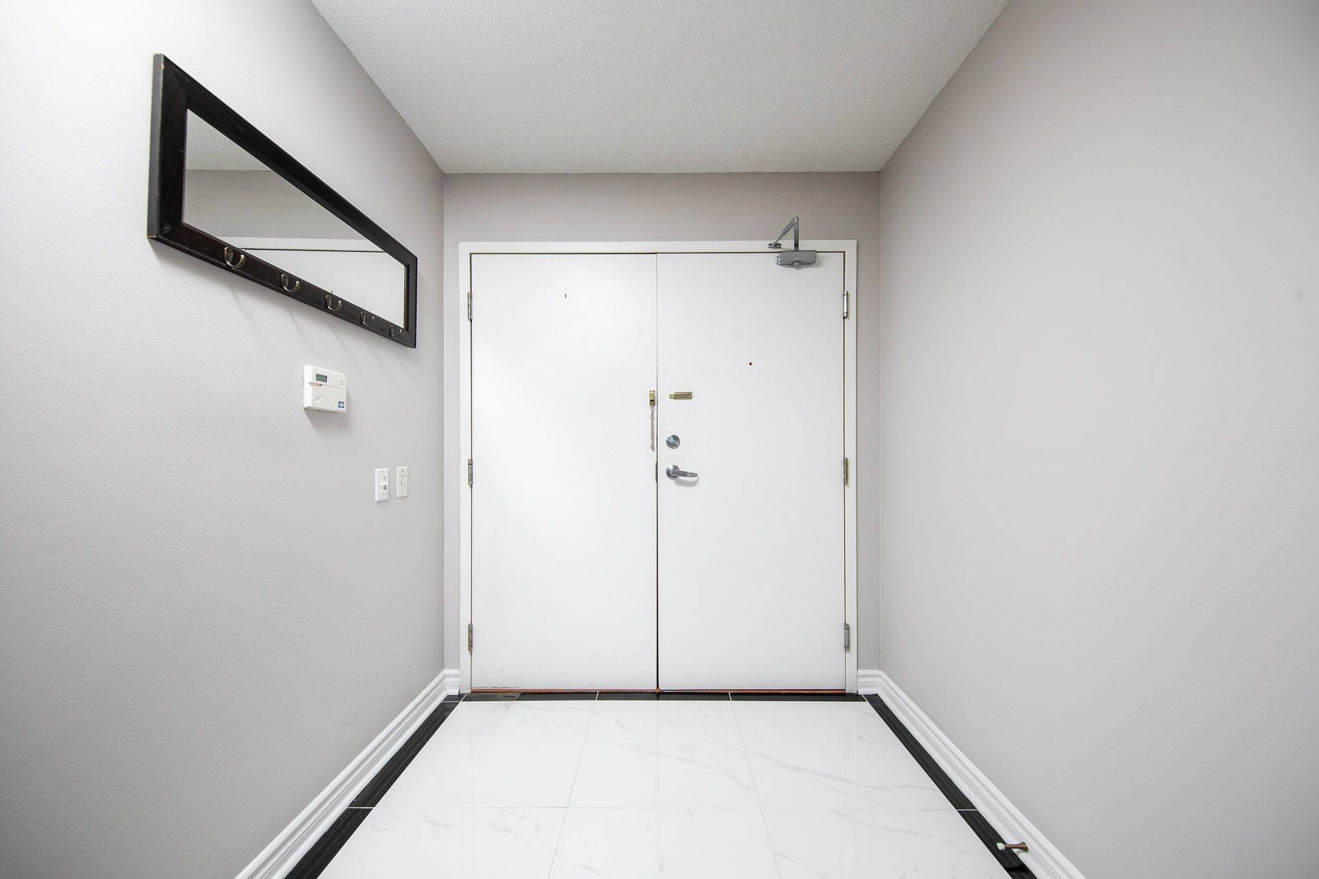 Richmond Hill, ON L4J 4J8,9015 Leslie ST #PH03