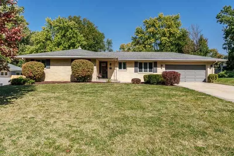 Rockford, IL 61107,5574 Knollwood Road