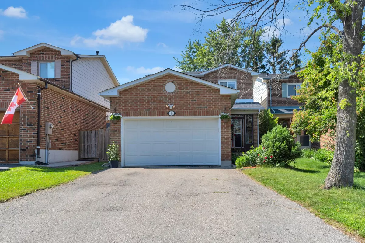 Brampton, ON L6Z 1S7,8 Lawnview CT