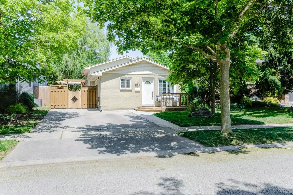 Middlesex, ON N5V 4C8,179 Portsmouth CRES E