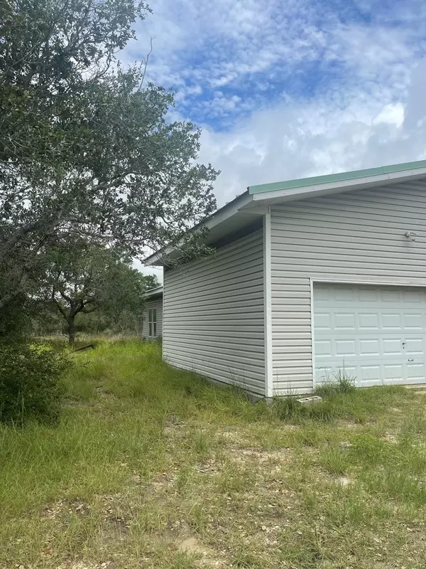 Rockport, TX 78382,901 Weeping Willow