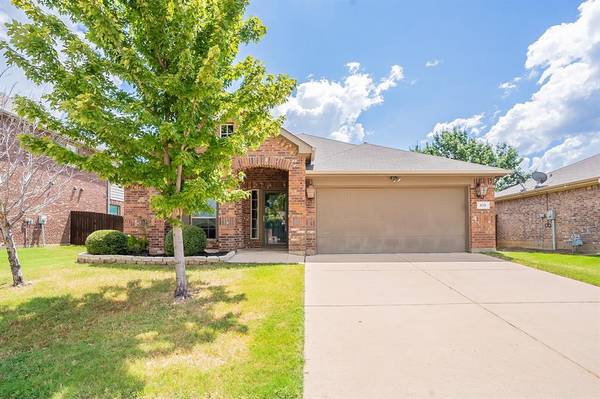 613 Swift Current Drive,  Crowley,  TX 76036