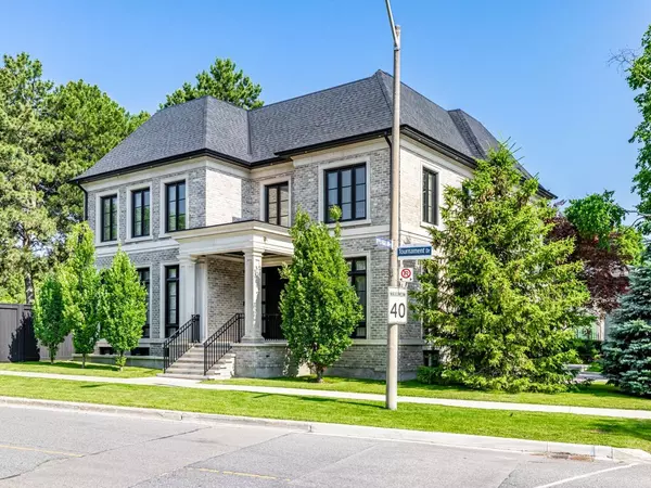 Toronto C12, ON M2P 1V5,282 Upper Highland CRES