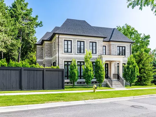 Toronto C12, ON M2P 1V5,282 Upper Highland CRES