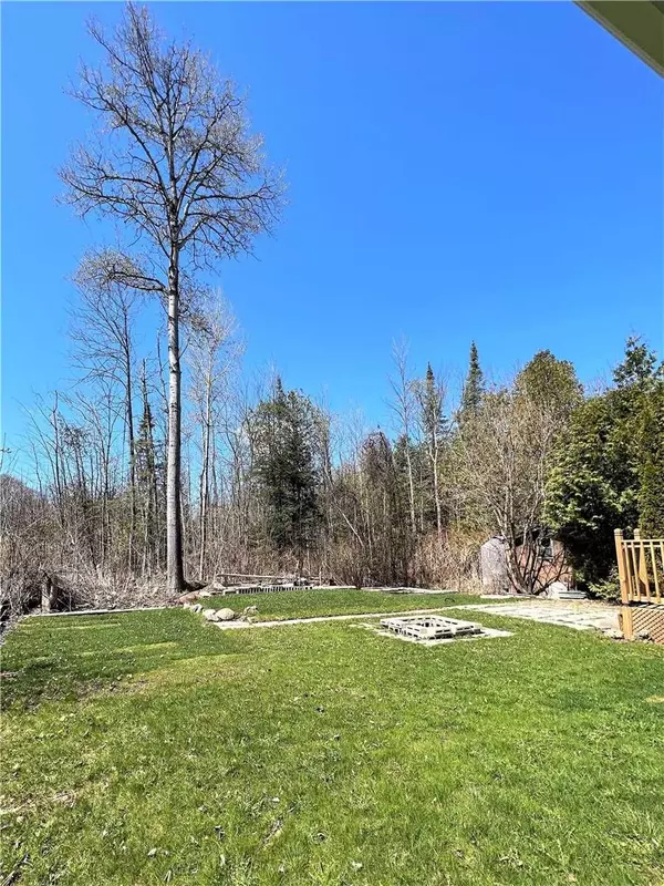 Innisfil, ON L9S 3K5,700 Plum DR