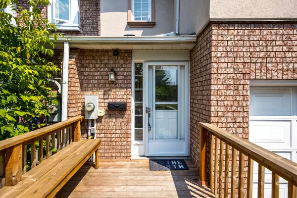 Newmarket, ON L3Y 8H2,859 Clancey CRES