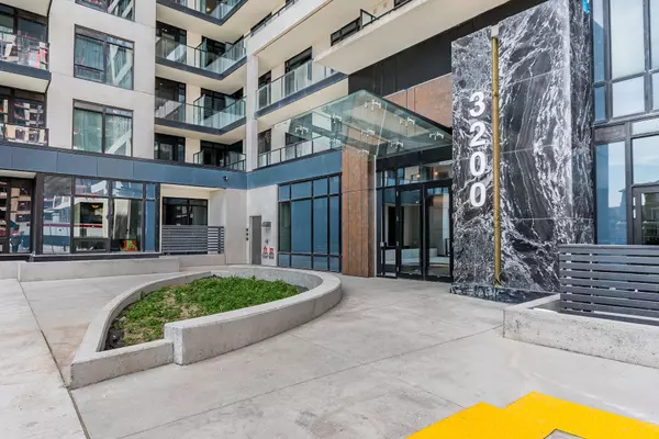 Oakville, ON L6H 7C2,3200 William Coltson AVE #421