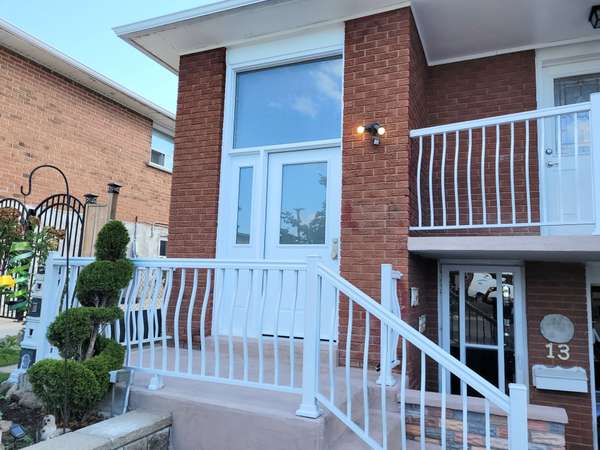 13 Tolton DR, Brampton, ON L6V 2P9