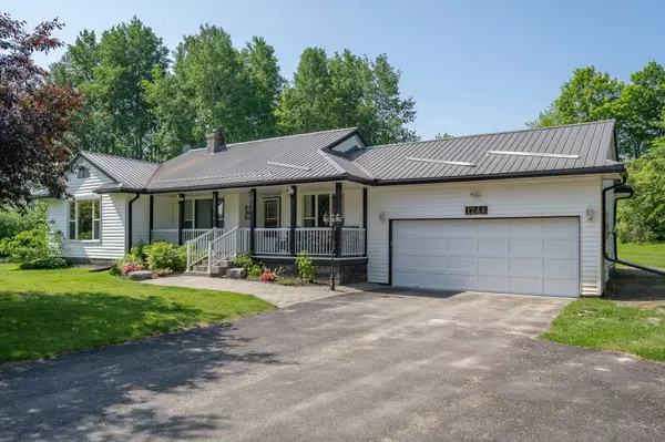 Smith-ennismore-lakefield, ON K0L 1T0,1244 Youngs Cove N/A