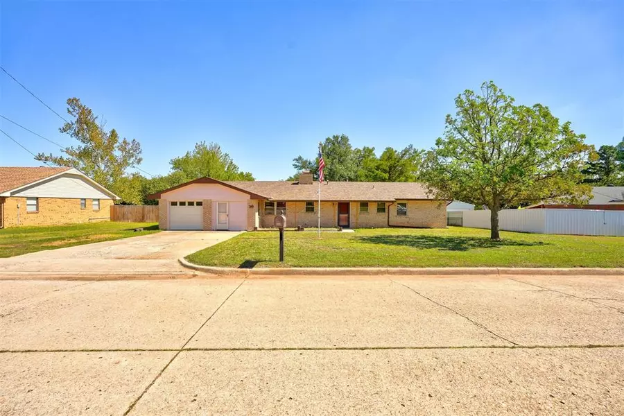 2324 Apache Street, Choctaw, OK 73020