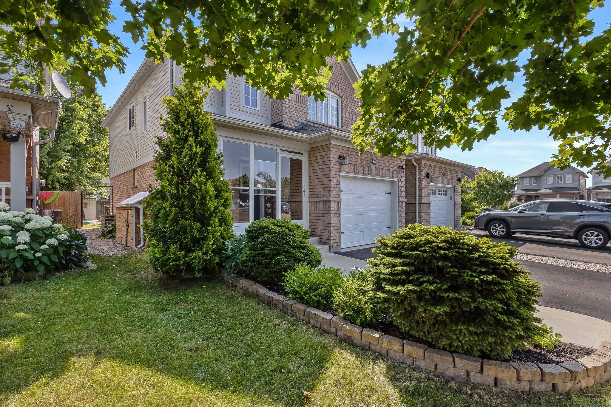 Clarington, ON L1C 0C8,139 Laprade SQ