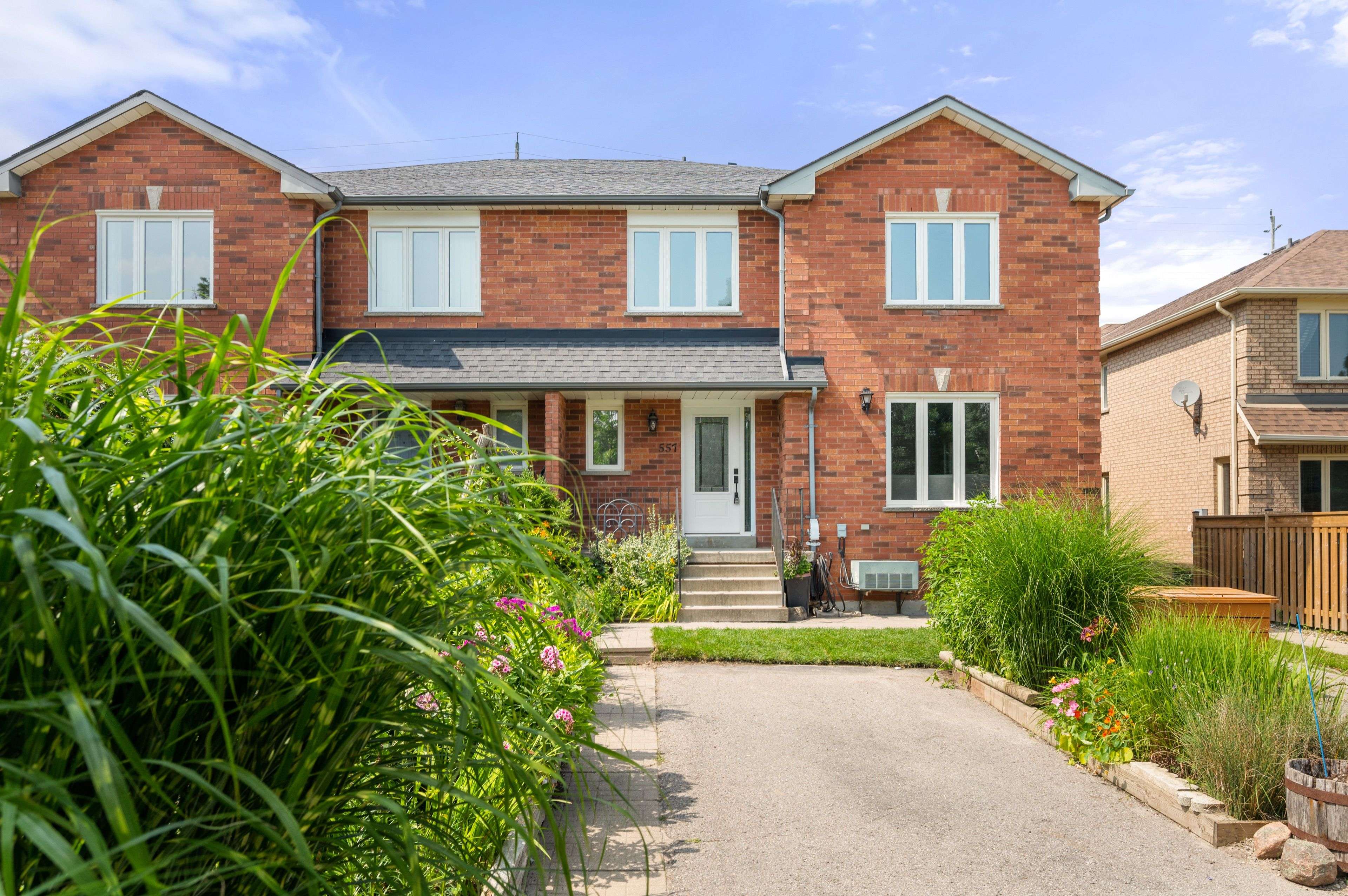 Newmarket, ON L3X 2B5,557 Walpole CRES