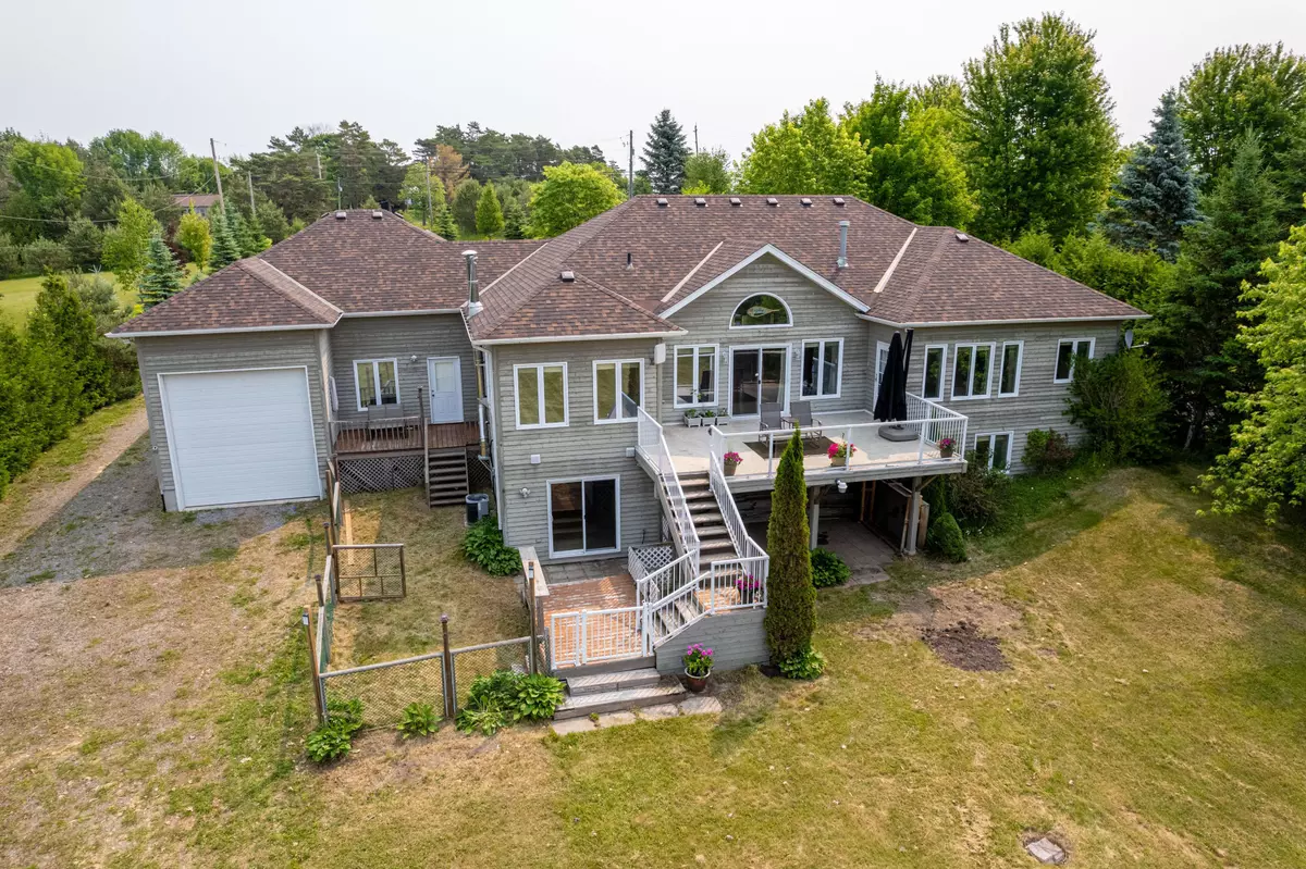 Smith-ennismore-lakefield, ON K0L 2H0,2667 Mary Nichols RD