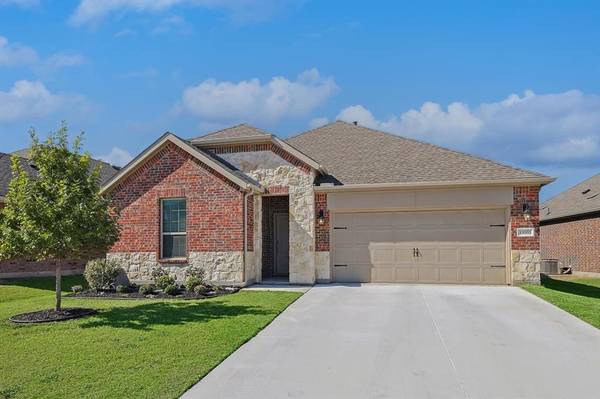 11005 Summer Rain Boulevard, Aubrey, TX 76227