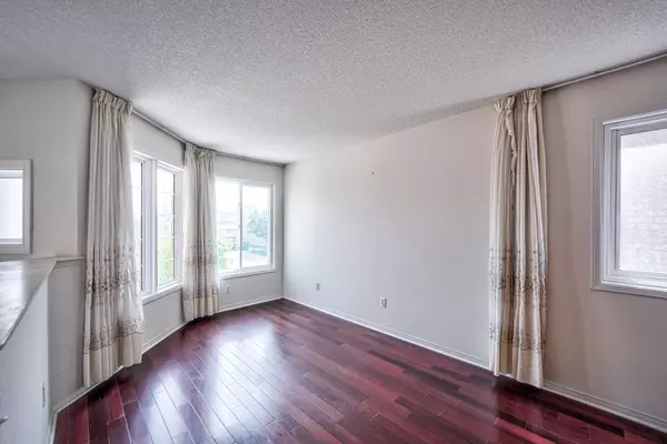 Mississauga, ON L5V 2E5,5512 Prosper CT