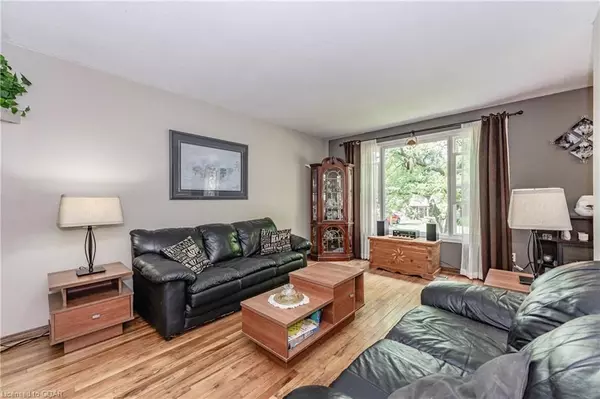 Guelph, ON N1H 6S7,17 Blueridge CT