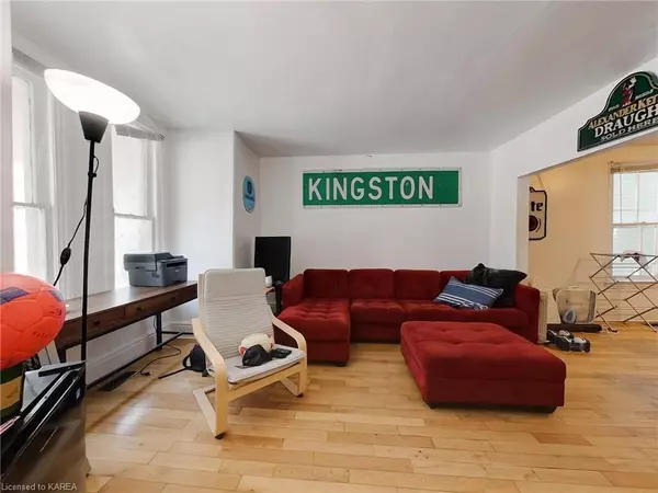 Kingston, ON K7L 1Z8,530 JOHNSON ST