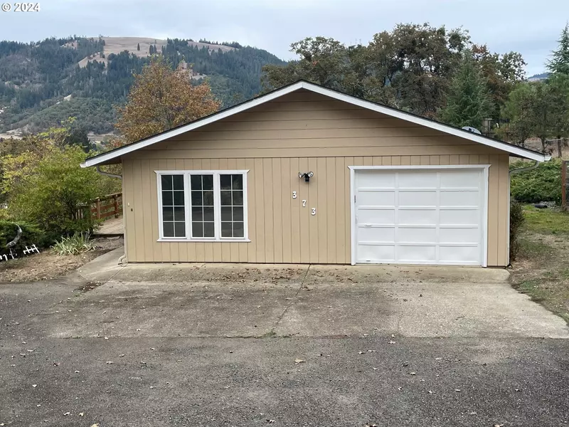 373 WOOD CREST DR, Myrtle Creek, OR 97457