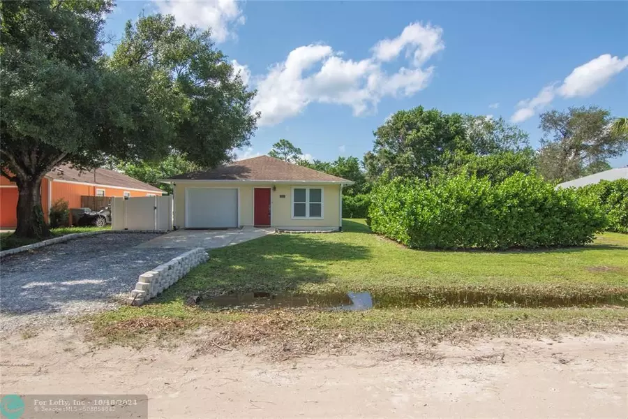 2225 86th Dr, Vero Beach, FL 32966