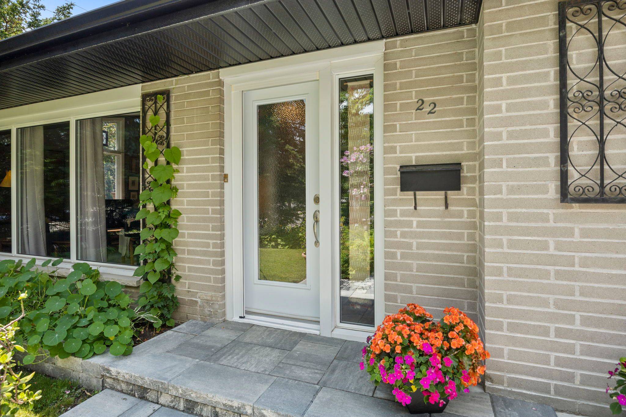 Ajax, ON L1S 6B8,22 Duffin ST