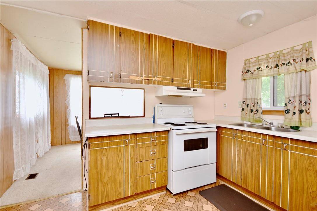 Orillia, ON L3V 6L8,580 WEST ST S #207