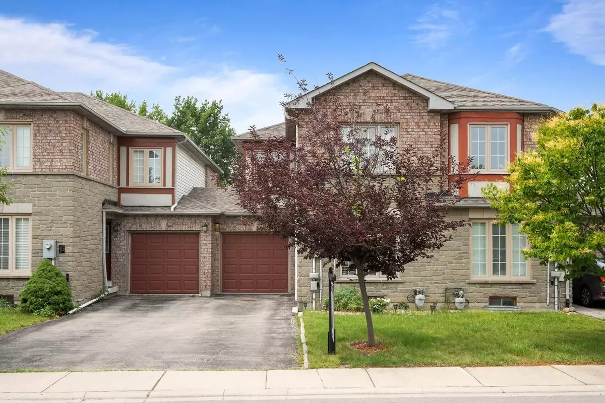 Vaughan, ON L4L 8W9,12 Pinedale Gate #11