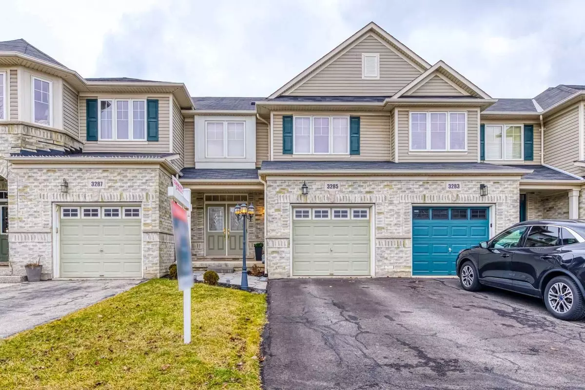 Oakville, ON L6M 0K8,3285 Stalybridge DR