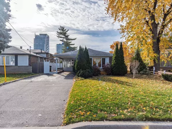 Toronto C15, ON M2J 3H3,8 Gleneagle CRES