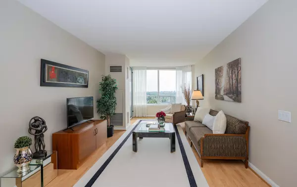 Vaughan, ON L4J 7W8,110 Promenade CIR #1408