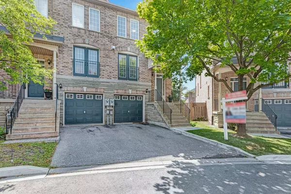 Vaughan, ON L4L 9H1,19 FOXCHASE AVE #38