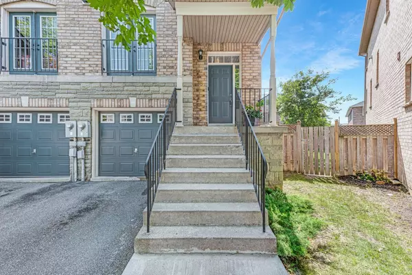 Vaughan, ON L4L 9H1,19 FOXCHASE AVE #38