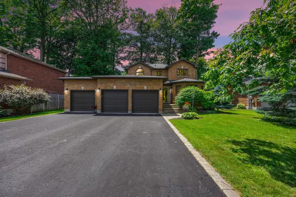 Barrie, ON L4M 6M4,33 Glen Oak CT