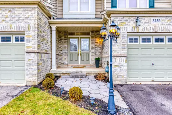 Oakville, ON L6M 0K8,3285 Stalybridge DR