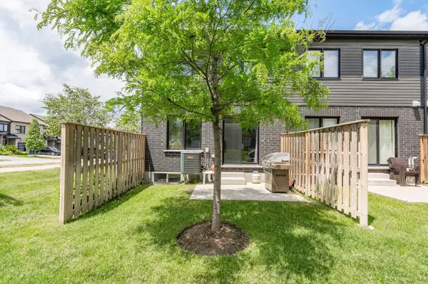 Guelph, ON N1L 0M6,91 Poppy DR E #19