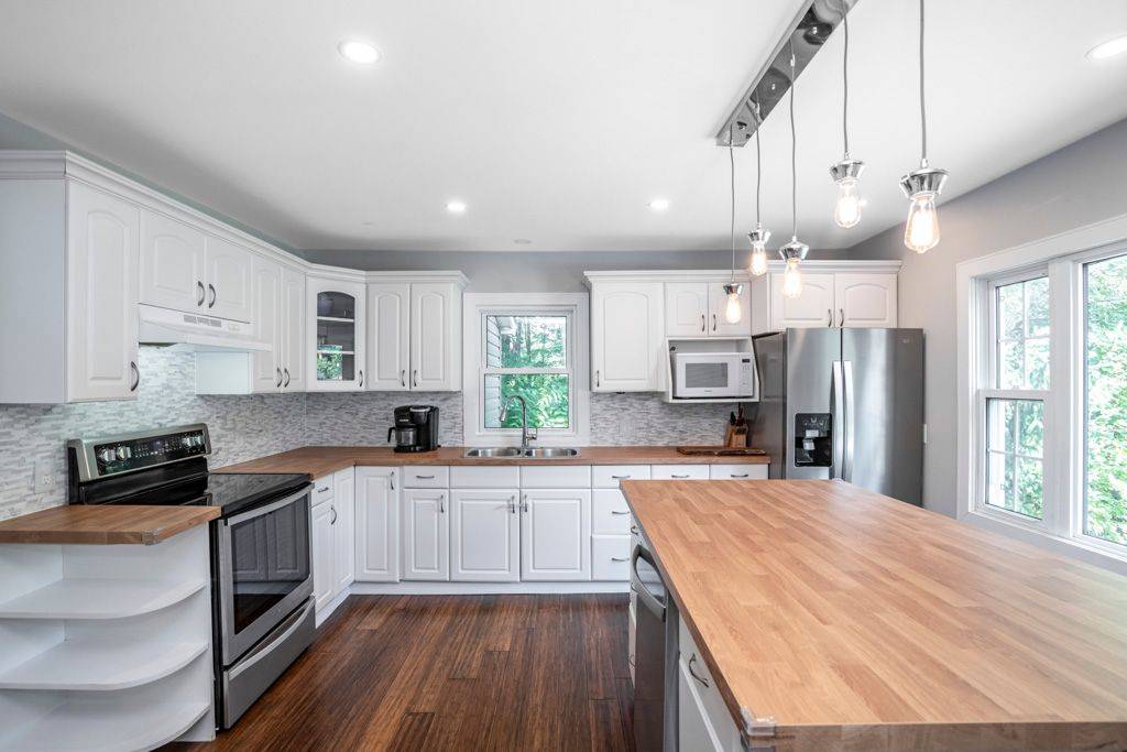 Clearview, ON L0M 1S0,230 Elm ST