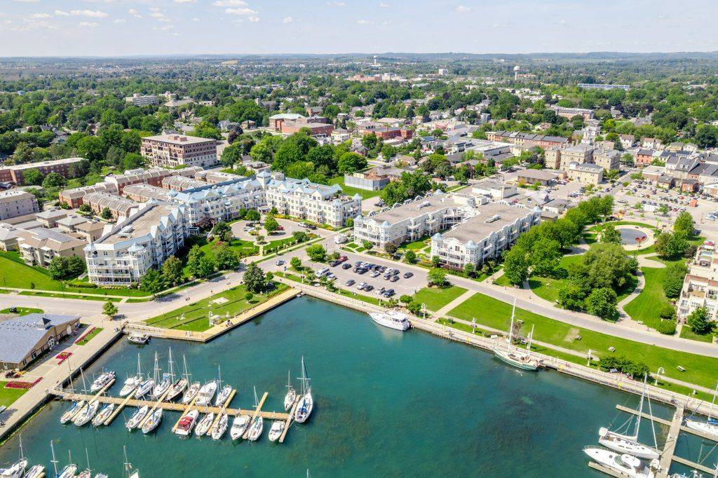 Cobourg, ON K9A 5X2,148 Third ST #318