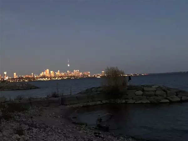 Toronto W06, ON M8V 0B9,110 Marine Parade DR #312